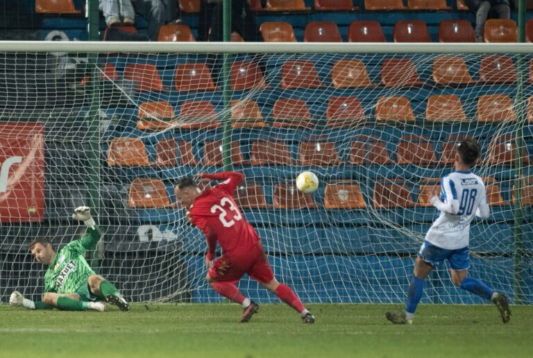 Cât vă mai bateți joc de ieșeni, cine rupe pisica în două la Poli? Tony și trupa lui au umplut Iașul de rușine