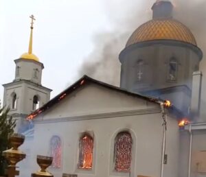 Artileria rusă a distrus o superbă biserică ucraineană, monument istoric -  VIDEO