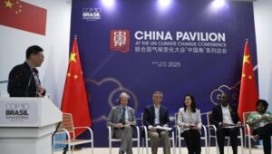 China îşi asumă un rol mai mare la summitul climatic din Brazilia, în timp ce SUA lipsesc de la negocieri