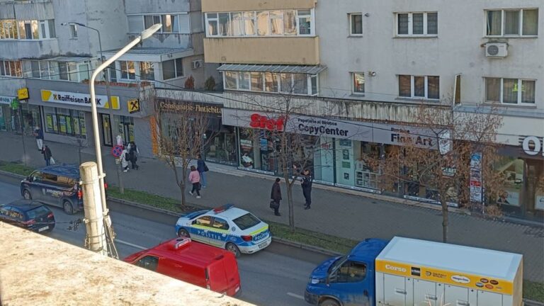 VIDEO | O alarmă falsă a pus poliția din Iași „pe jar”. Ce era, de fapt, într-un geamantan găsit abandonat în Podu Roș