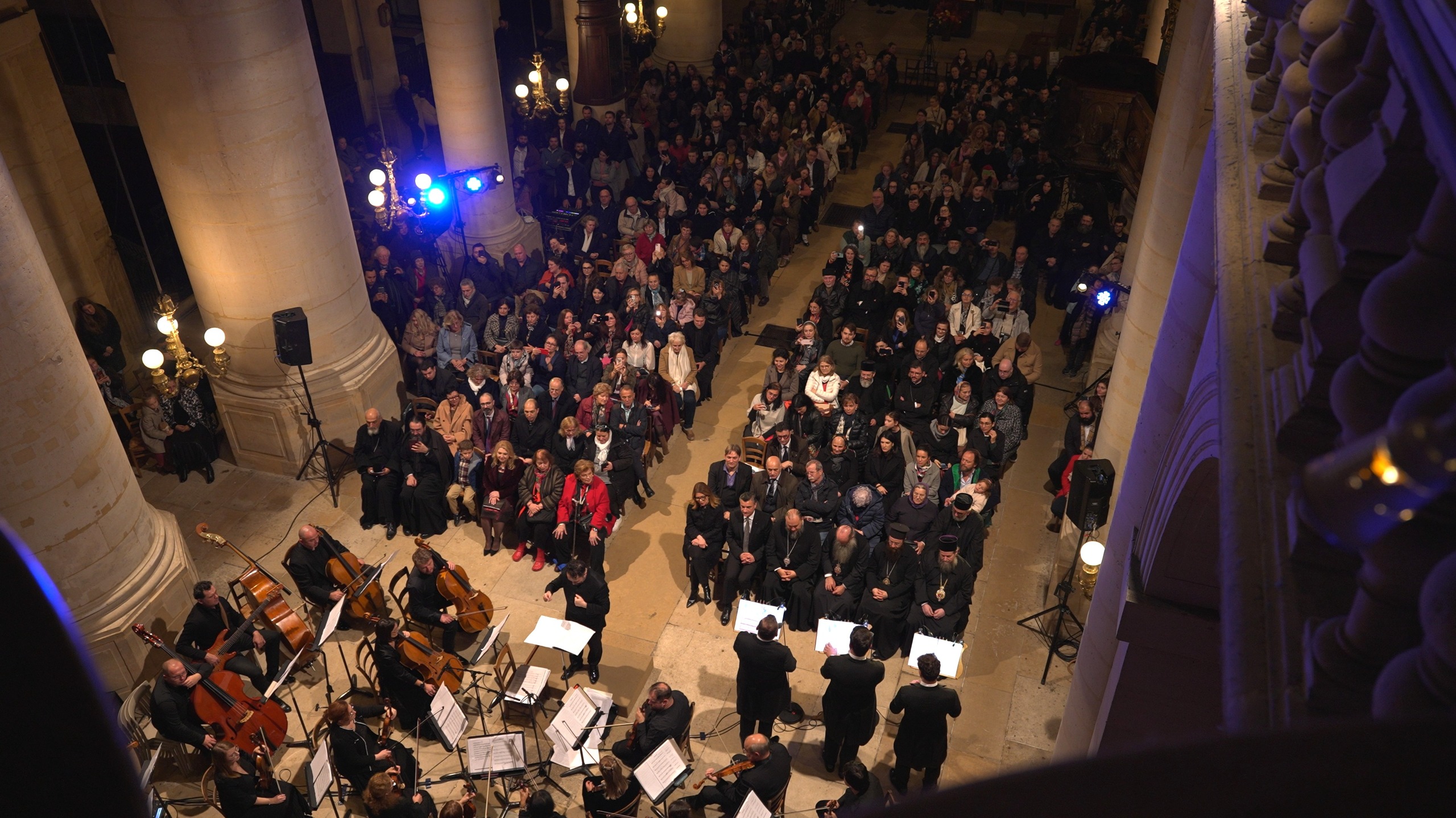 Concertul „Trei tenori ieșeni la Paris” a strâns peste 1.000 de spectatori. Deplasare pe banii Guvernului: alocare de 50.000 de euro