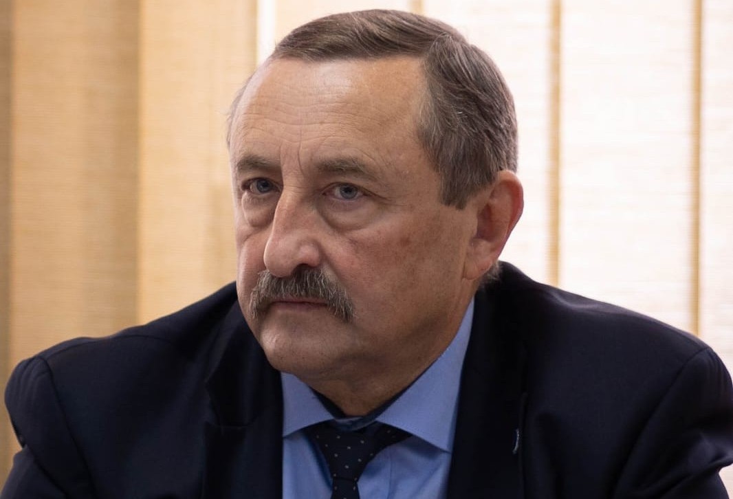 După rectorul UAIC și rectorul TUIASI neagă că s-ar fi discutat despre tăierea sporului de doctorat la întâlnirea cu Bolojan: Nici măcar nu cred că s-a pronunțat cuvântul „doctorat”