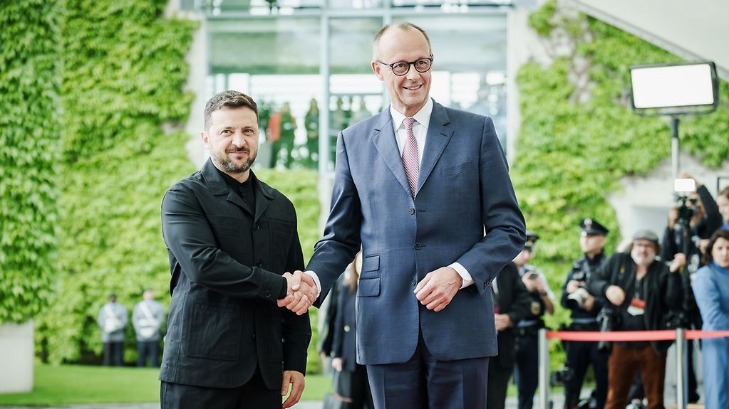 Merz către Zelenski: Ucrainenii apți de luptă vin în Germania în număr tot mai mare