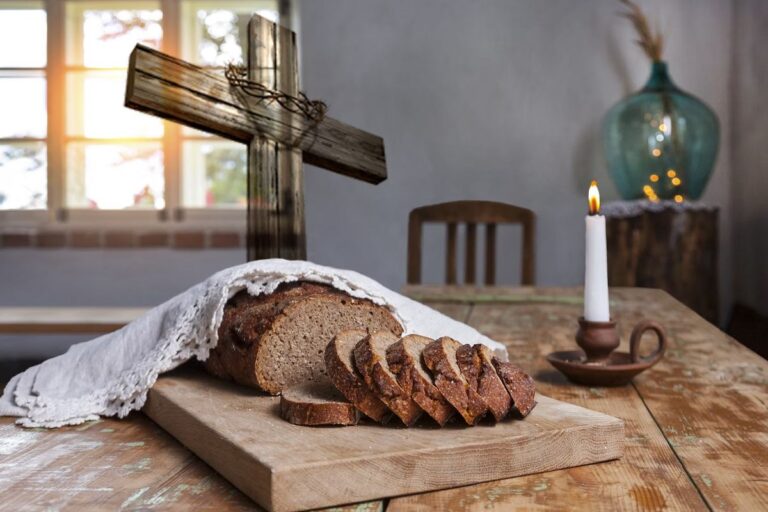 Lăsata secului pentru Postul Crăciunului este prăznuită astăzi, cu o zi mai devreme decât de obicei. Semnificația zilei