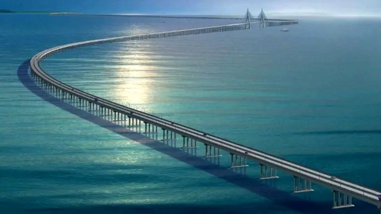 VIDEO | Cum arată cel mai lung pod din lume? Este nevoie de două ore de mers cu mașina pentru a fi parcurs integral