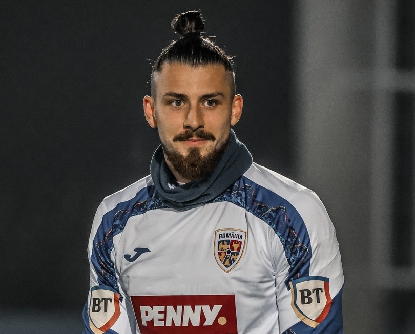 „Ce dor mi-a fost de tricoul ăsta”: un internațional revine la antrenamente după operația la genunchi