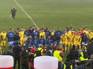 Meciul lui Ronaldinho din Copou s-a transformat într-o șușanea! Lume puțină, multe nume anonime pe teren - FOTO/VIDEO