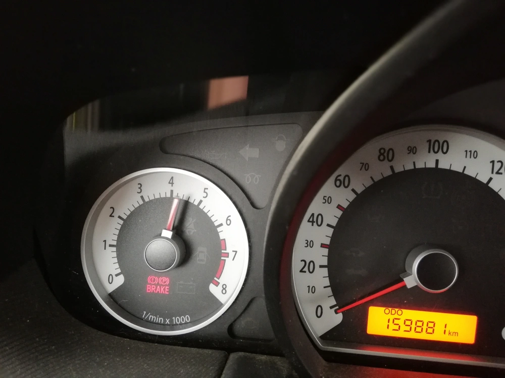 Riscurile turației motorului la pornire sau înainte de oprire, explicate de un profesor de la Facultatea de Mecanică din Iași.