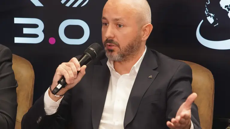 „Omul” lui Ciolacu, de la Transelectrica, pe cale să rateze granturi uriașe din PNRR. Ce studii mediocre are și ce salariu uriaș primește