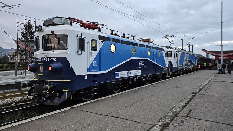  Prima locomotivă românească nouă, livrată CFR după ce a trecut testul de 200 km/h – VIDEO
