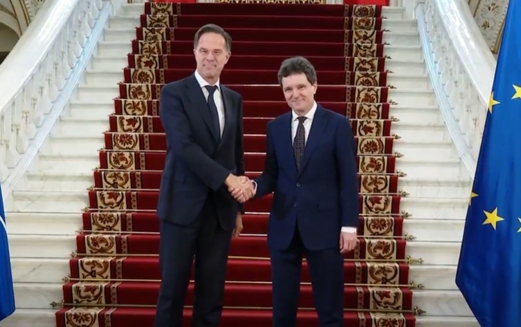 Secretarul General al NATO, Mark Rutte, a ajuns în România. Este prima sa vizită în ţara noastră - VIDEO