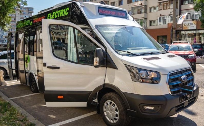  O singură ofertă la licitația CJ Iași pentru achiziția de microbuze școlare electrice. Precedenta achiziție ajunge pe masa procurilor de la Bruxelles