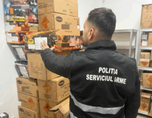 Peste o tonă și jumătate de articole pirotehnice, descoperite la domiciliul unui tânăr de 19 ani în urma unei percheziții