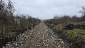 Minune mare pe o stradă din Iași: a fost pietruită peste noapte. Mai multe instituții au intrat pe fir și fac verificări amănunțite