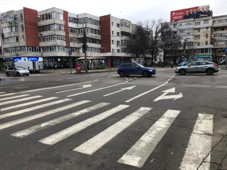 Atenție, șoferi: marcajele din Podul de Fier s-au schimbat din nou