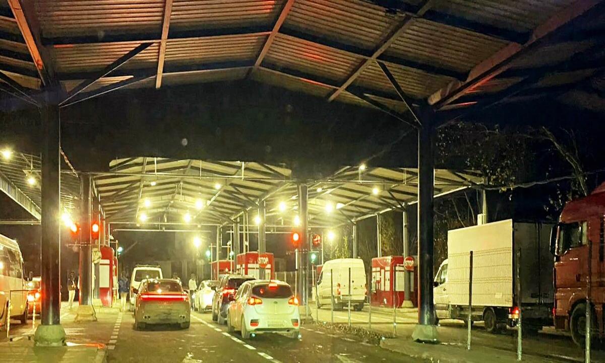  Tânăr prins la frontiera Sculeni cu permis de conducere polonez fals