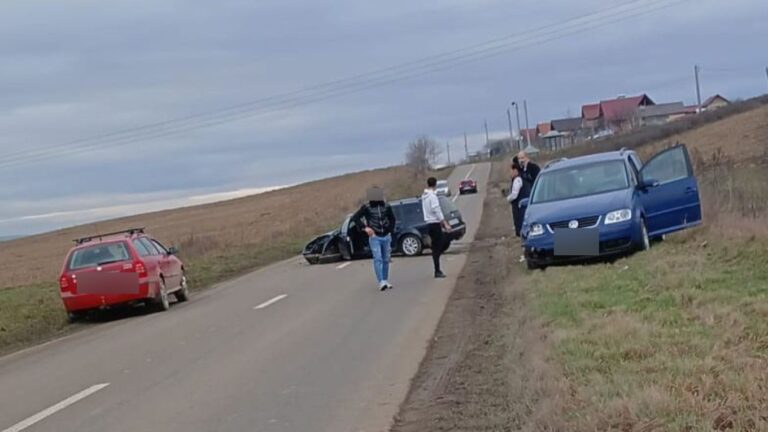 O manevră imprudentă putea duce la o nouă tragedie în Iași. Două mașini s-au ciocnit la Erbiceni