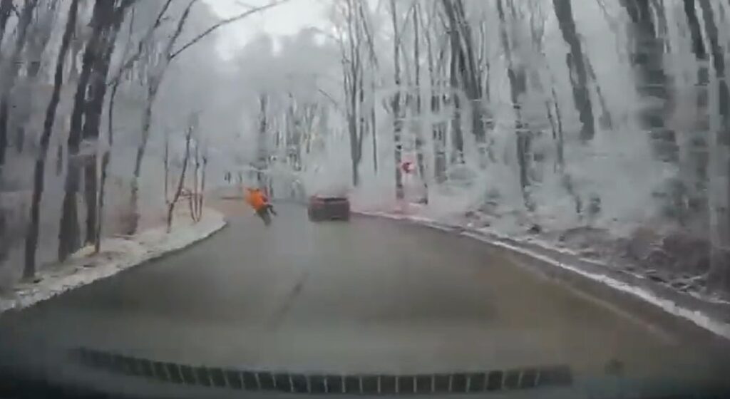  Accident mortal de motocicletă la Iași, în ajunul Crăciunului, surprins de o cameră de bord – VIDEO