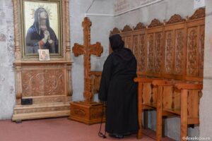 Călugărița prinsă de două ori băută la volan și odată fără permis va juca ultima carte în fața Curții de Apel în ianuarie