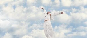 Culoarea anului 2026 este Cloud Dancer, „un alb vaporos, echilibrat, impregnat cu un sentiment de seninătate”