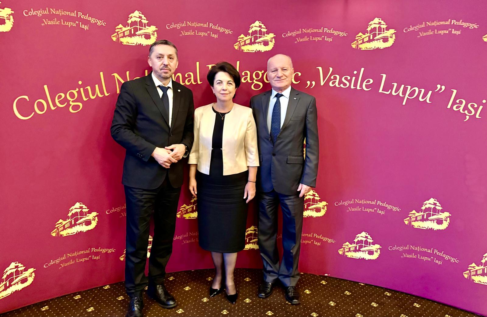 Ministrul Educației, în vizită „pe furiș” la Iași, după lăsarea întunericului