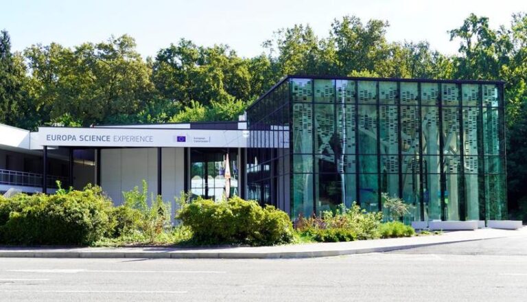 Procurorii italieni cer clasarea unui caz legat de zboruri suspecte ale dronelor ruseşti deasupra centrului de cercetare spaţială al UE