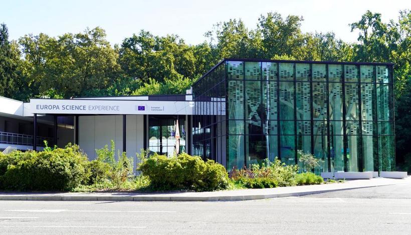  Procurorii italieni cer clasarea unui caz legat de zboruri suspecte ale dronelor ruseşti deasupra centrului de cercetare spaţială al UE