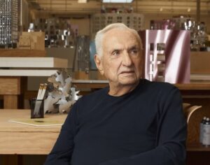Frank Gehry, arhitectul legendar din spatele Muzeului Guggenheim Bilbao și al Fundației Louis Vuitton Paris, a murit la 96 de ani