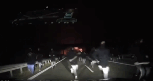 Huligani polonezi înarmaţi cu bastoane au atacat fanii echipei Rayo Vallecano pe autostradă