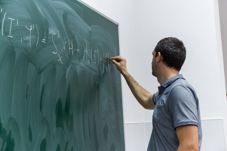 Republica Moldova adoptă modelul estonian, extrem de performant, de educație în predarea matematicii și a științelor. Estonia, locul 1 la PISA