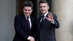 Nicuşor Dan, după discuţia cu Emmanuel Macron: Ne-am împărtăşit experienţa în ceea ce priveşte războiul hibrid, inclusiv partea de dezinformare. Macron, invitat în România în 2026