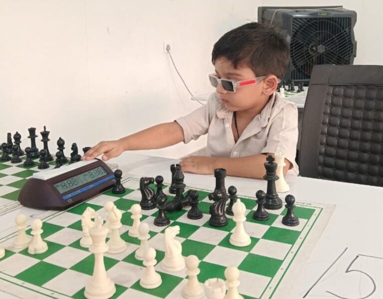 Şah: Sarwagya Singh Kushwaha, din India, a devenit cel mai tânăr jucător care obţine rating FIDE la vârsta de 3 ani