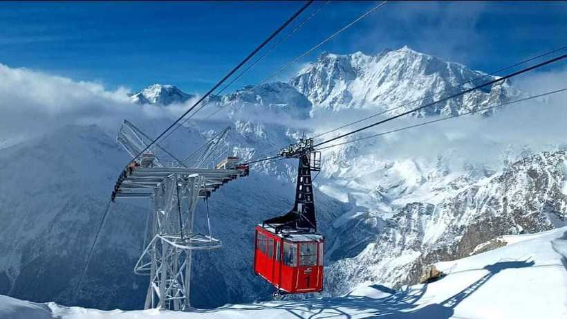 Italia: O telecabină a rămas blocată la 2.800 de metri, după un accident: aproximativ 100 de persoane evacuate cu elicopterul