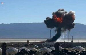 Un pilot american din escadronul de elită Thunderbirds se catapultează înainte ca avionul său se prăbuşească în sudul Californiei VIDEO