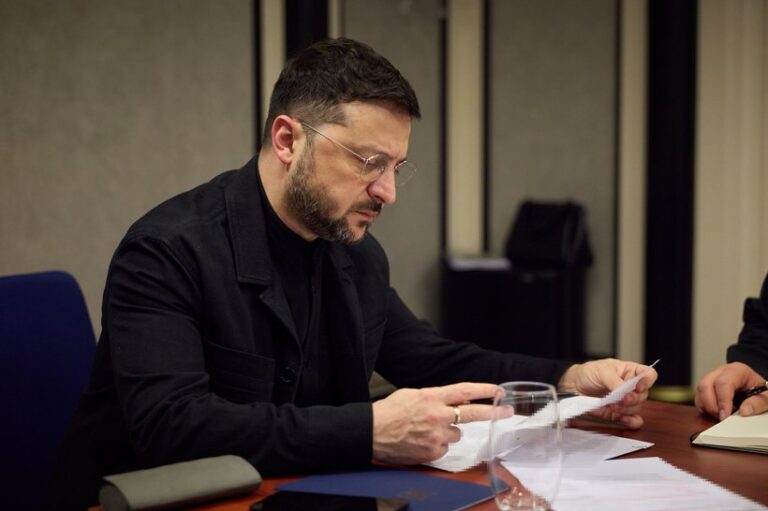 Washingtonul propune garanții de securitate pe 15 ani pentru Ucraina. Zelenski cere un termen mai lung și un referendum după ridicarea legii marțiale