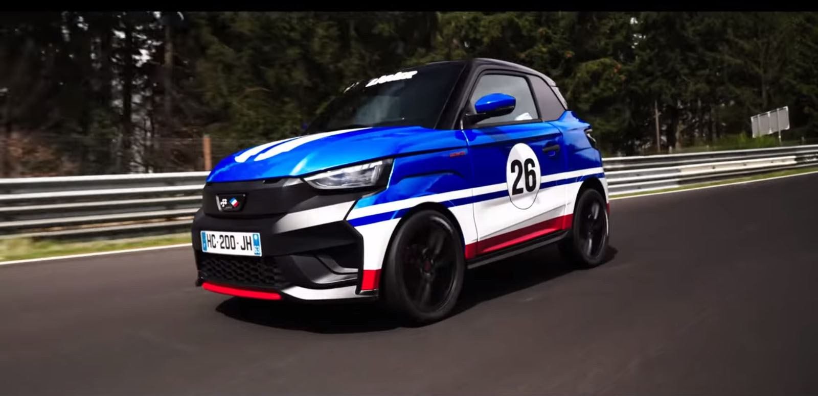  Record de „viteză” la Nürburgring – cea mai lentă mașină  pe circuit a devenit Ligier JS, detronând Trabant