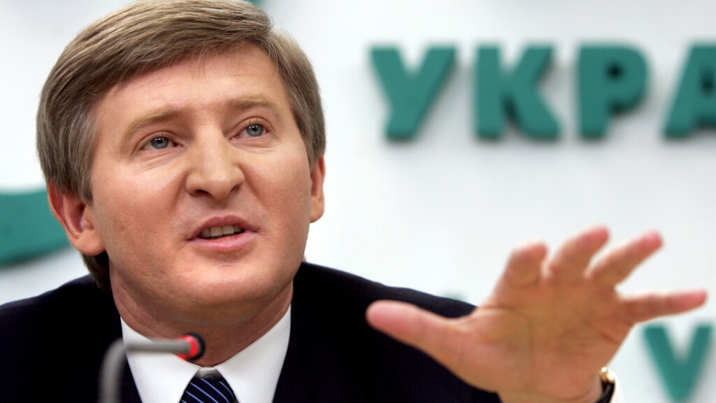  Rinat Ahmetov, patronul fabricii de țevi de la Iași, a devenit cel mai mare jucător din energia solară din România