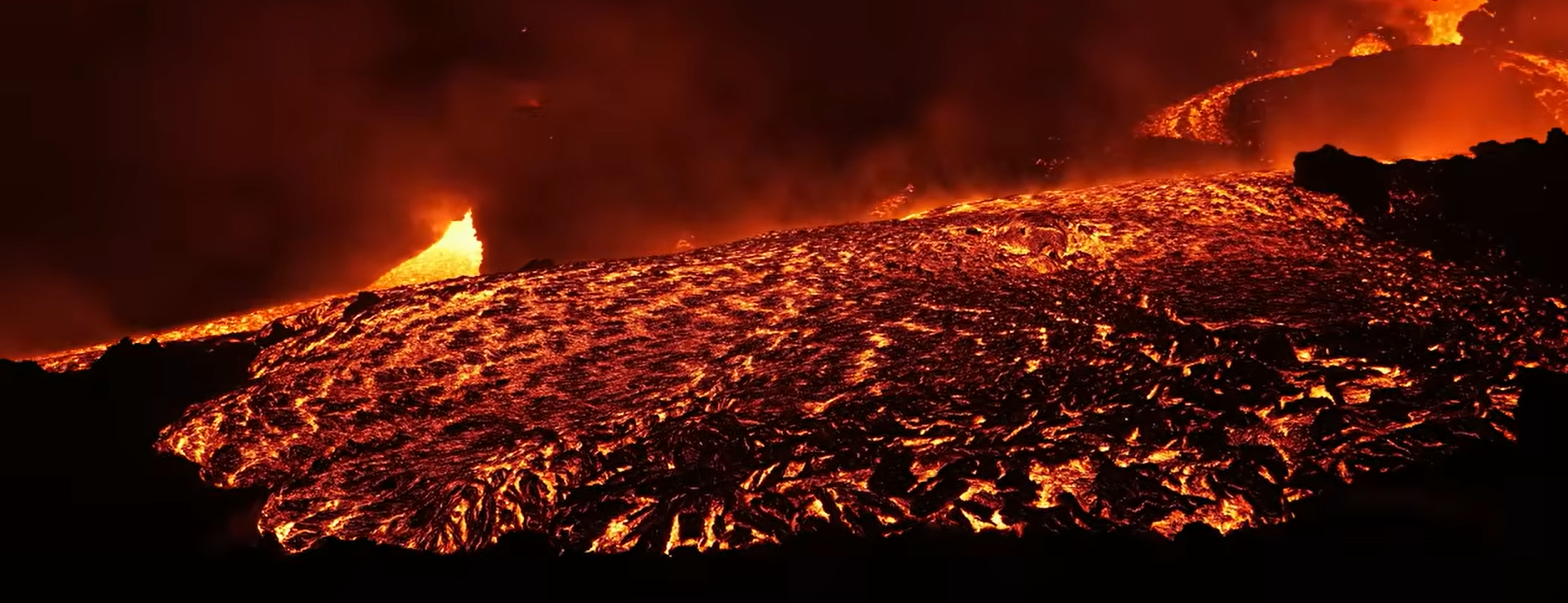 VIDEO | Etna aruncă lavă într-o nouă erupție spectaculoasă