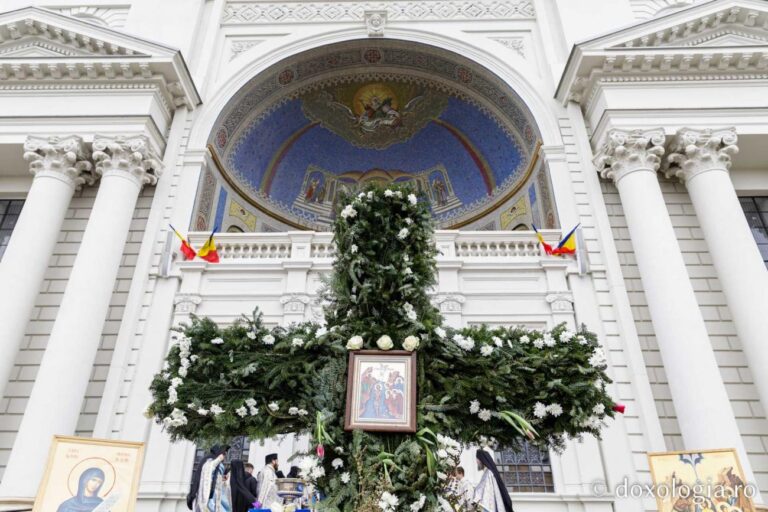 Încep pregătirile pentru slujba de Bobotează la Iași: 10000 de litri de agheasmă sfințită doar la Mitropolie