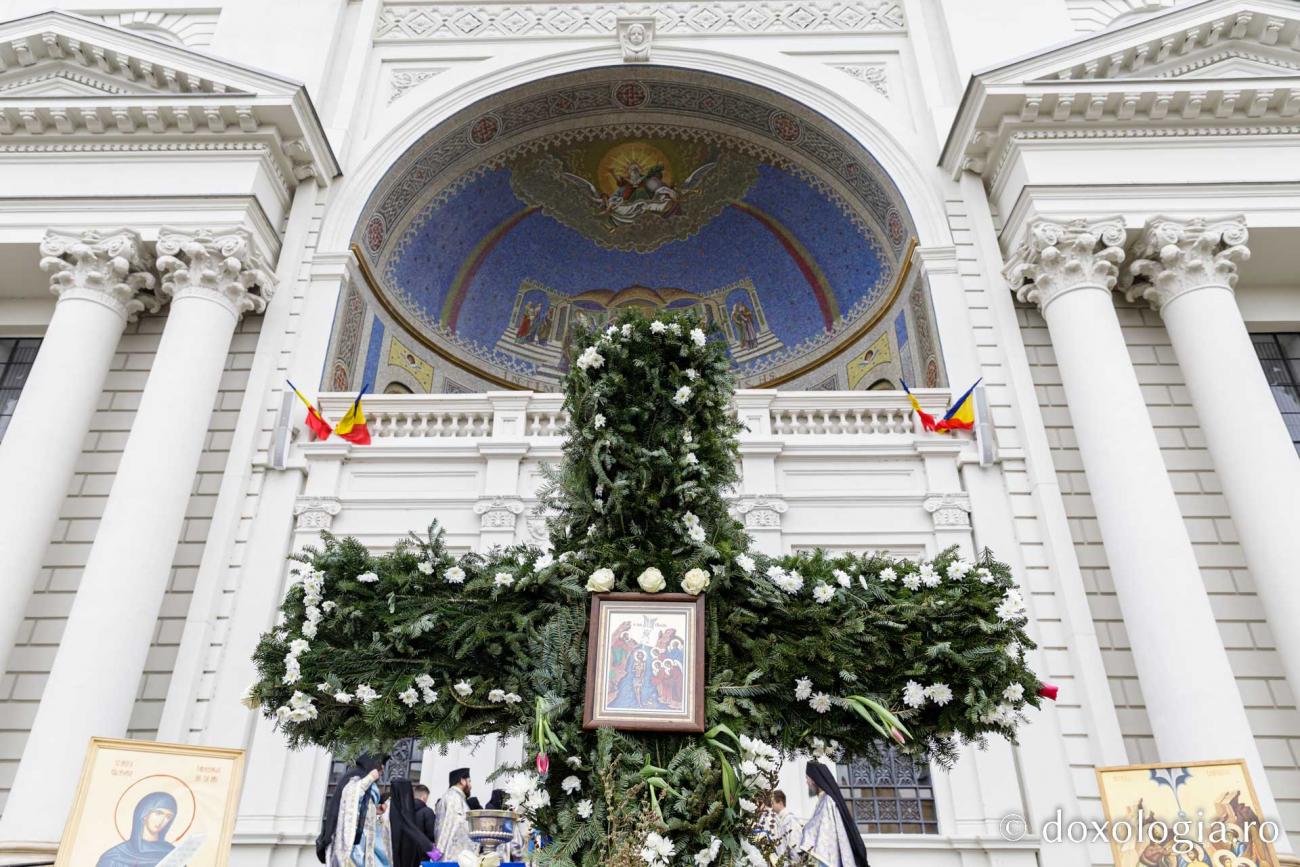  Încep pregătirile pentru slujba de Bobotează la Iași: 10000 de litri de agheasmă sfințită doar la Mitropolie