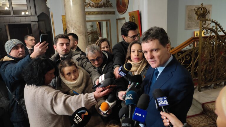 Cum s-a petrecut Ziua Unirii la Iași. Președintele vs. protestatari gălăgioși: „Aveți un proiect? Haideți să-l dezbatem!”