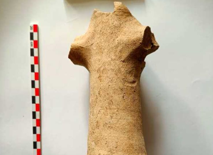 Fragment de amforă vechi de 2.000 de ani, descoperit pe șantierul autostrăzii Iași – Târgu Mureș