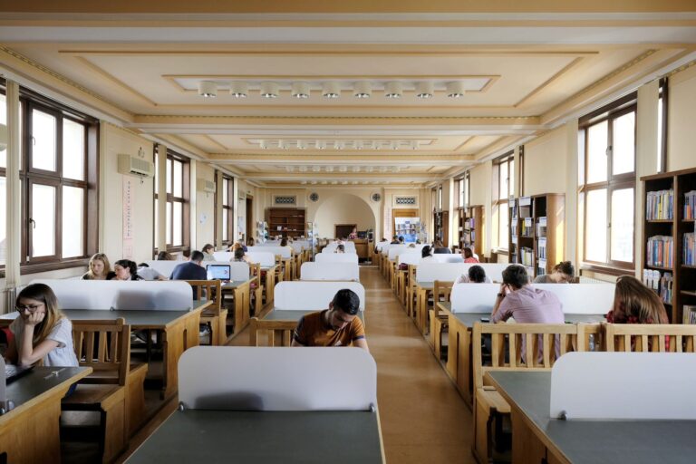 Înscrieri deschise pentru cursul de specializare „Bibliotecar - studii superioare”, organizat de Fundația BCU „Mihai Eminescu” Iași