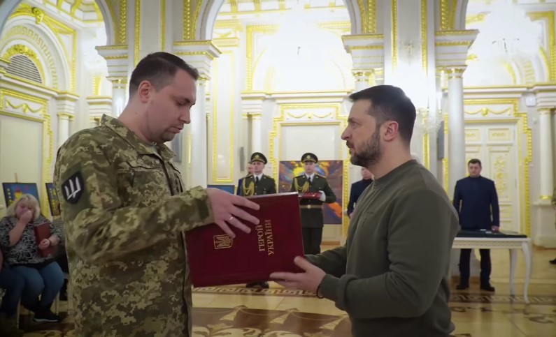  Zelenski îl alege pe Kirilo Budanov, şeful serviciilor militare de informaţii, pentru a fi cel mai important consilier al său/ Ucrainenii îl privesc ca pe un erou, ruşii îl urăsc