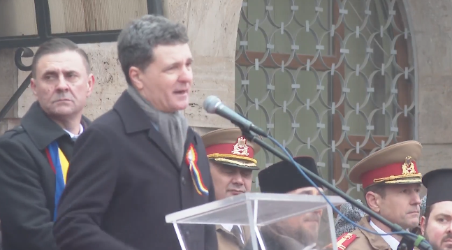 Nicuşor Dan, huiduit, dar şi aplaudat la Focşani: La mulţi ani, dragi focşăneni, care huiduiţi / Acest drept vine şi cu o responsabilitate: Uitaţi-vă la cine sunt oamenii în care vă puneţi speranţele VIDEO