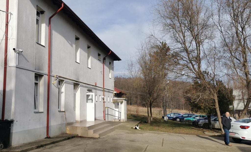 Plângere penală după ce 535 de copii ar fi fost uciși într-o clădire din Moreni-Ţuicani