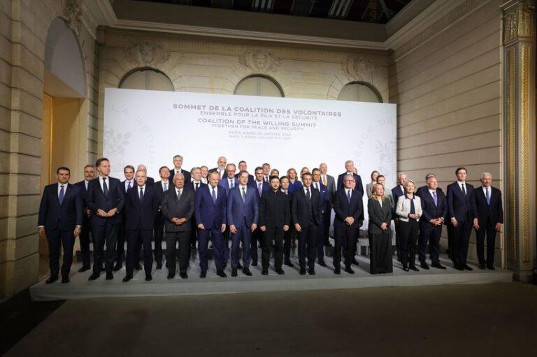 Parisul, Londra şi Kievul semnează o declaraţie de intenţie pentru desfăşurarea unei forţe multinaţionale după intrarea în vigoare a unui armistiţiu în Ucraina