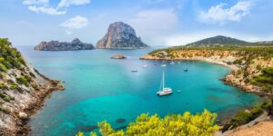 Măsurile guvernului lovesc piața Airbnb într-o destinație turistică populară din Europa