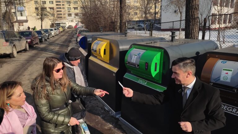 Revoluție la pubelele din Iași – Gunoiul va putea fi aruncat doar pe bază de cartelă sau cu o aplicație de pe telefon (VIDEO)