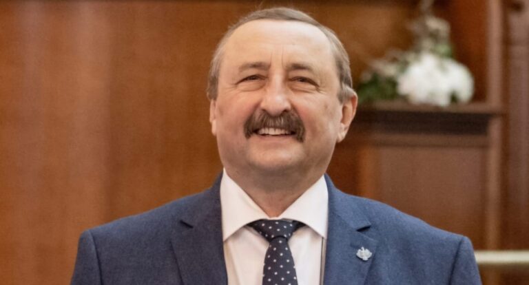 Eterni contemporani lui Eminescu (P)